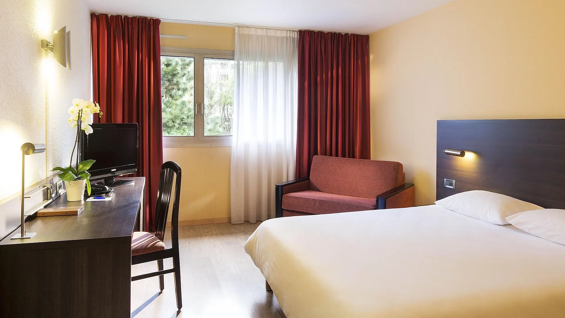 Oceania Quimper Hotel France