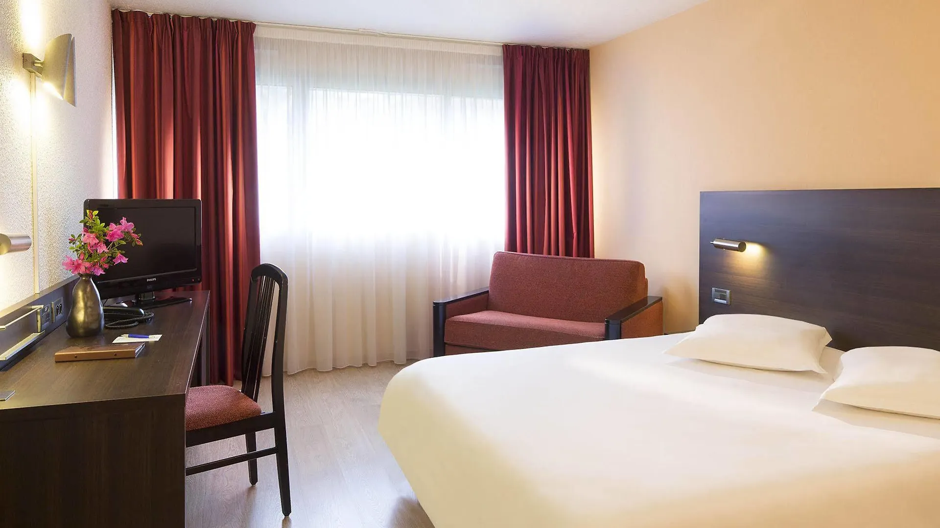 Hotel Oceania Quimper 4*,