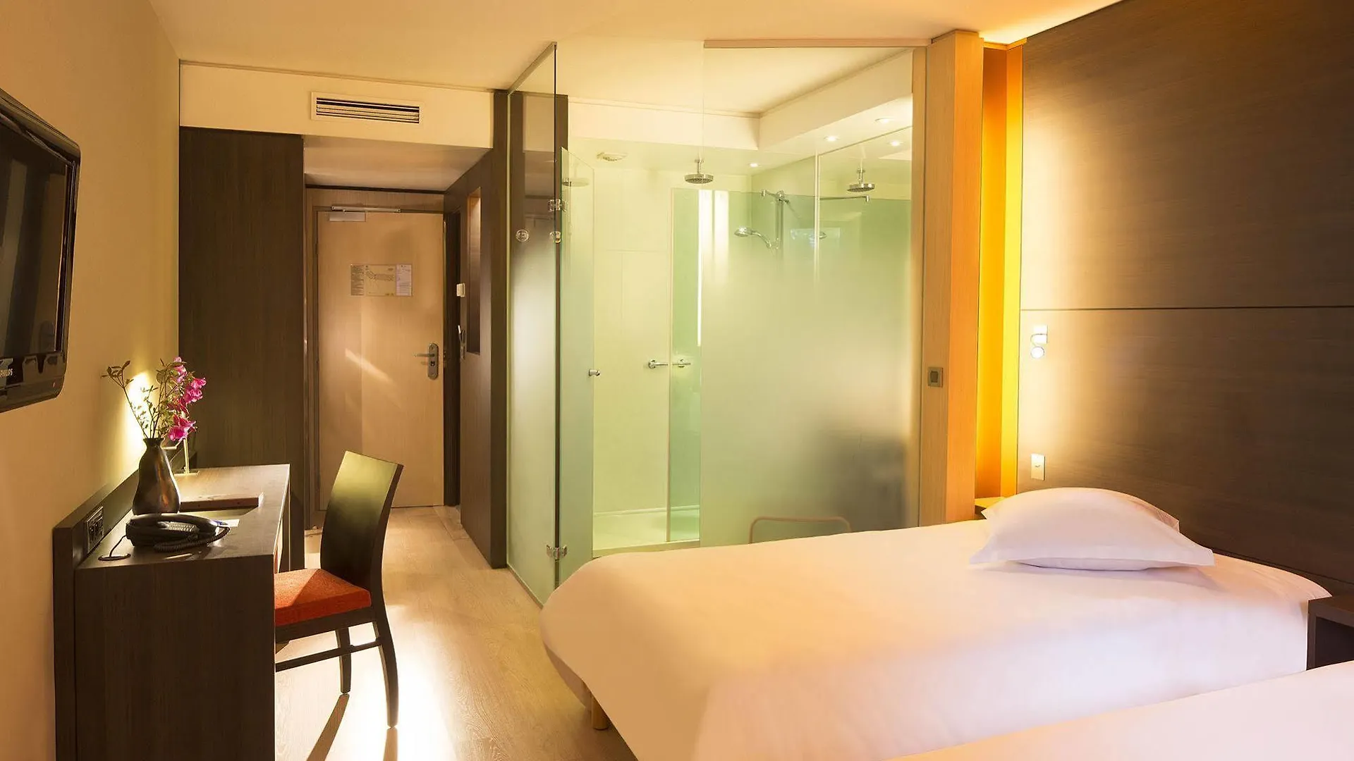 Oceania Quimper Hotel