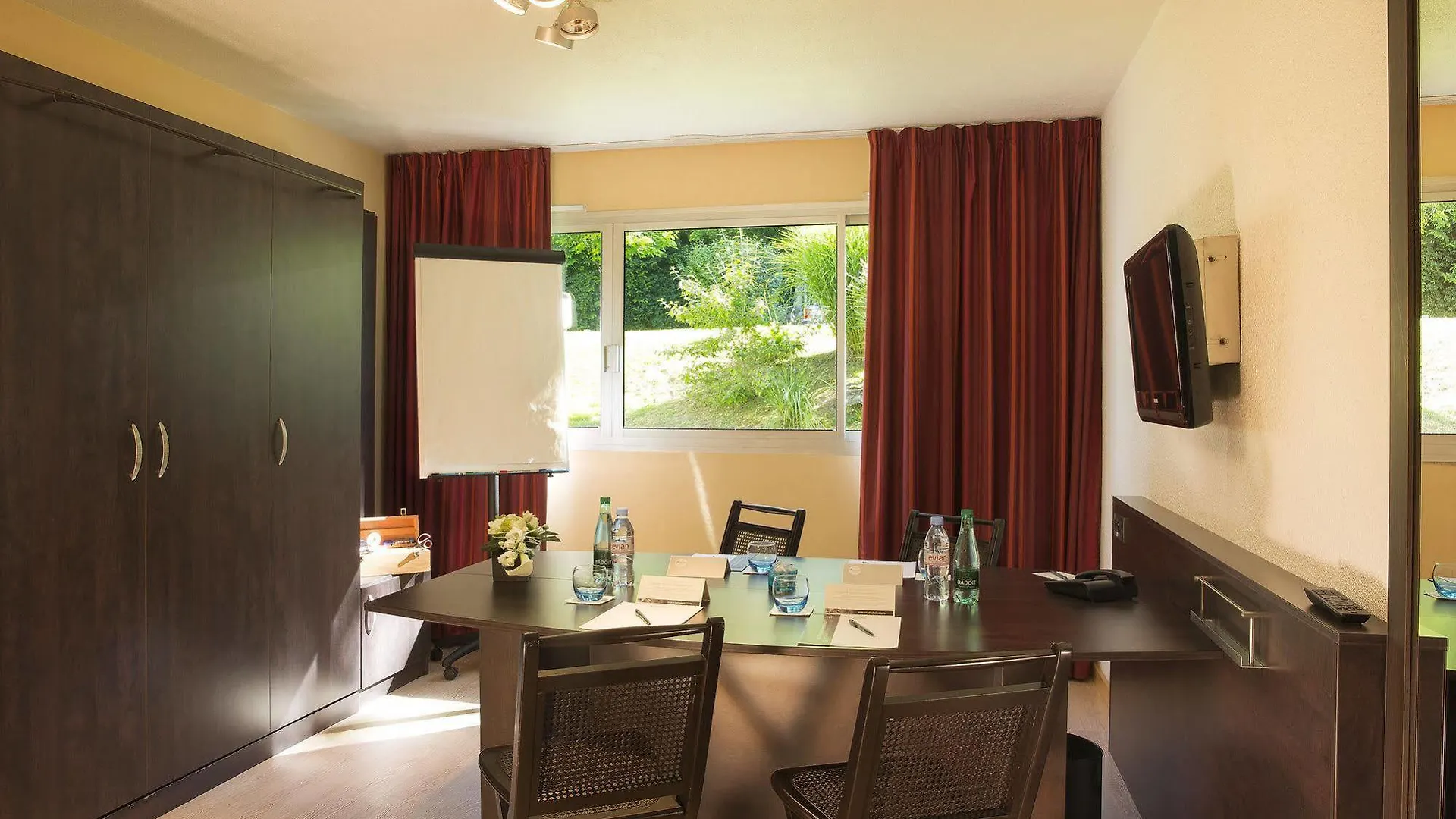 Oceania Quimper Hotel